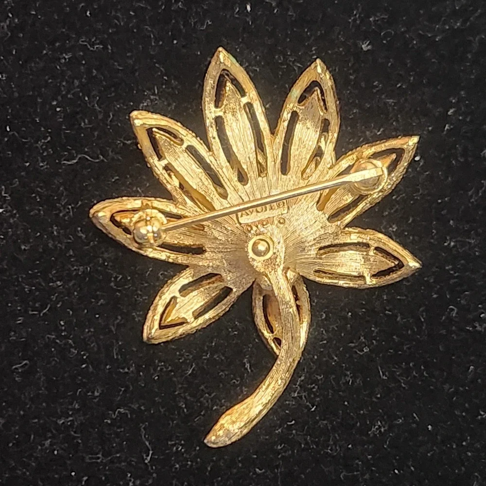 Vintage Avon Gold Tone Lotus Flower Brooch Textured Water Lily Pin 2 Inch